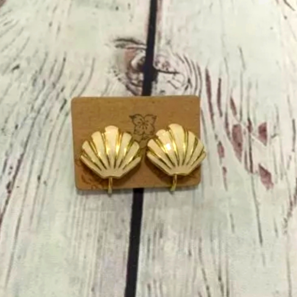 RARE Goldette Signed White Enamel Sea Shell Clip On Earrings